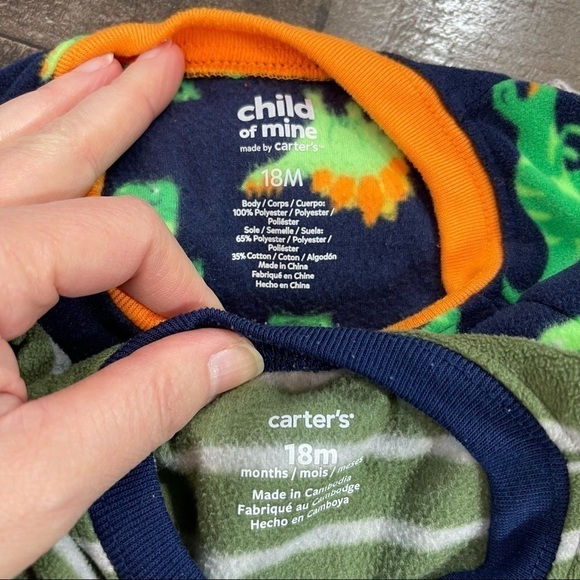 Bundle of 2 Fleece One Piece Pajamas 18 months - Picture 3 of 6